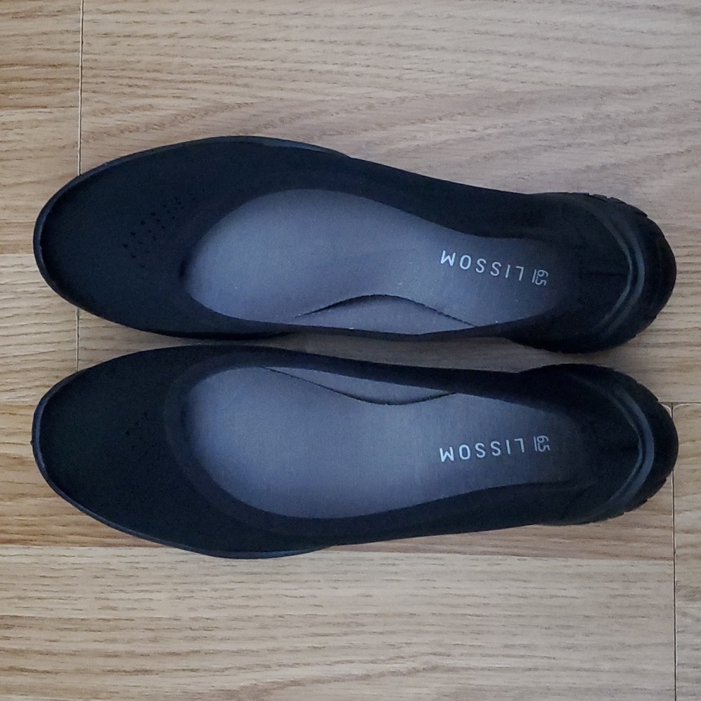 LISSOM Flyte Black with Black Soles Slip-On Comfort Ballet Flats for Women
